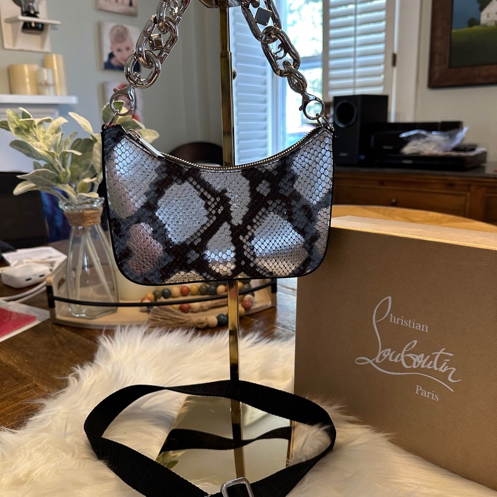 💙🖤NIB Christian Louboutin Amazonia🖤💙